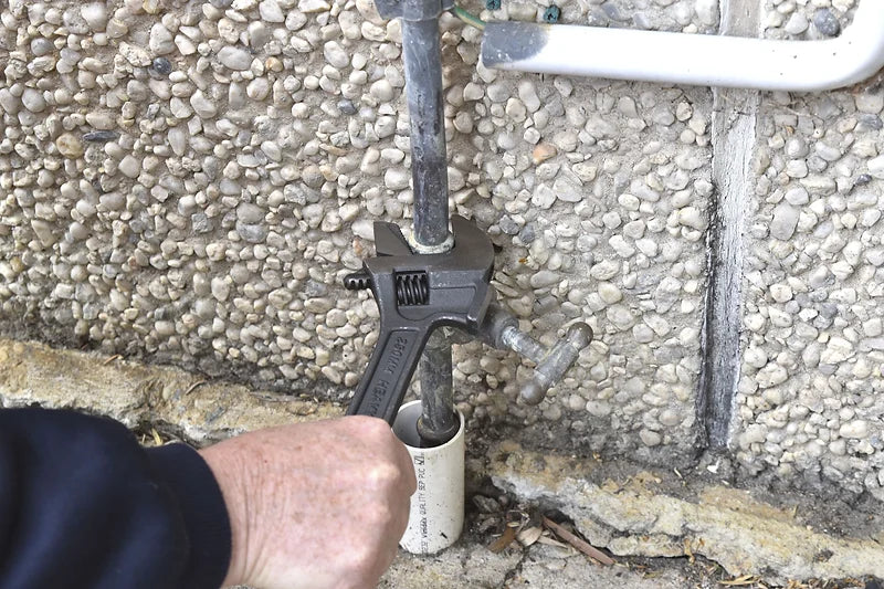 250mm (10”) Multi-Use Shifter With Hammer Head & Rotatable Jaw - PKTool