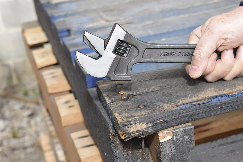 250mm (10”) Multi-Use Shifter With Hammer Head & Rotatable Jaw - PKTool