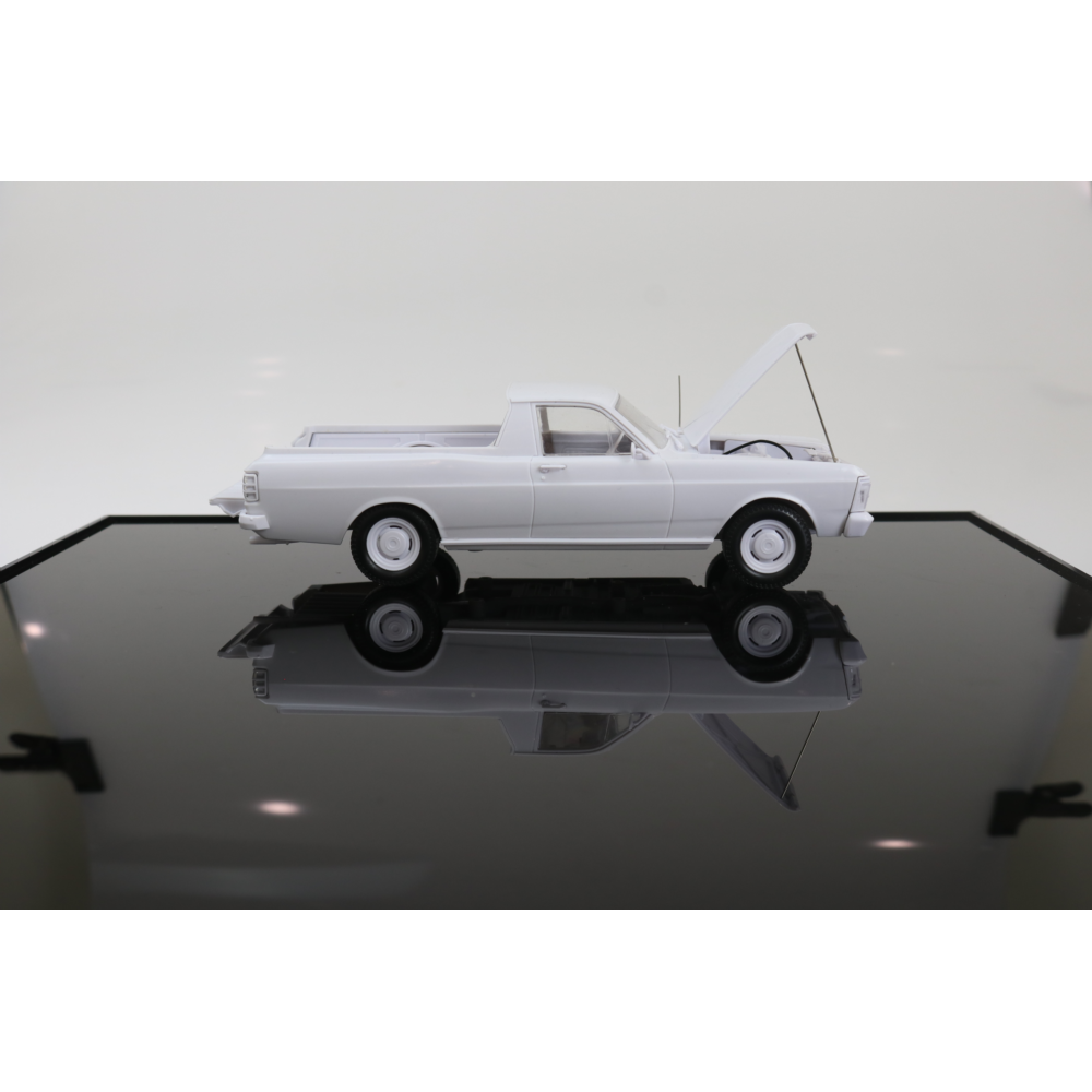 Ford Falcon XW Standard Ute Plastic Model Car Kit 1:24 Scale Collectible - Diecast Models