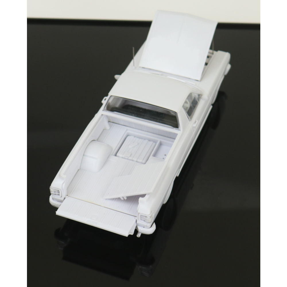 Ford Falcon XW Ute Slammed 351 Engine Plastic Model Car Kit 1:24 Scale Collectible - Diecast Models