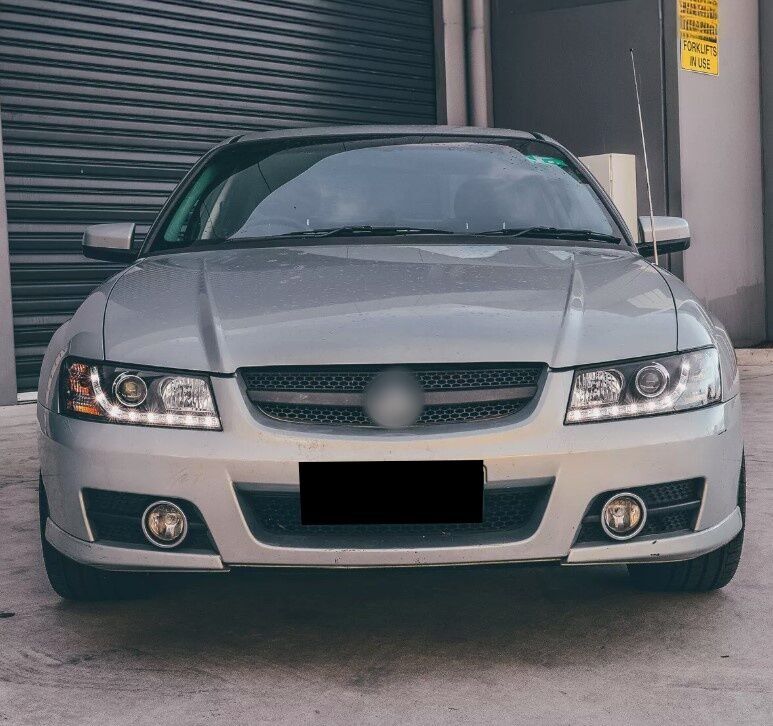 Black DRL LED Projector Head Lights Fit For Holden Commodore VZ UTE 2004-2006 HL-HLN025LS - Machter