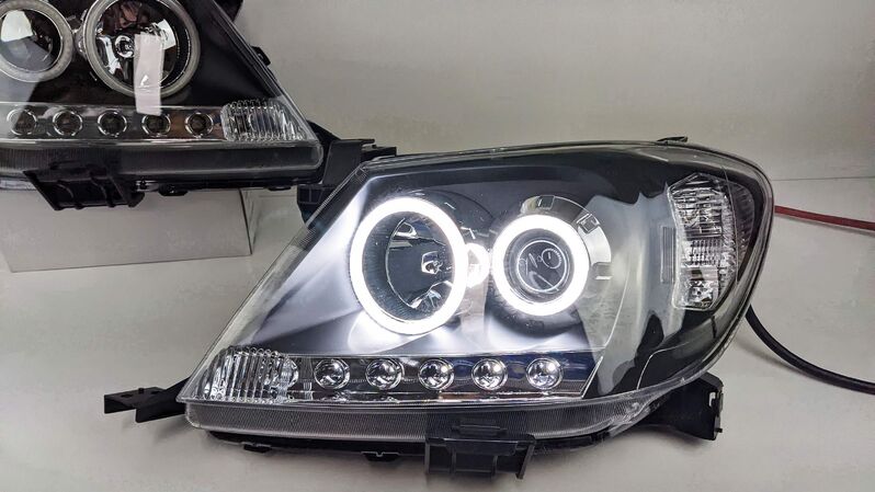 Black Ultra LED DRL Halo Projector Headlights Fit For Toyota Hilux VIGO SR5 2005-2010 HL-TA063LS - Machter