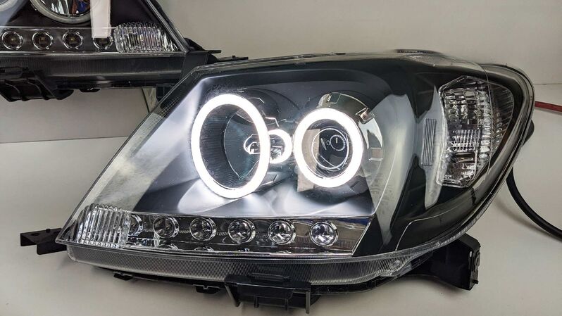 Black Ultra LED DRL Halo Projector Headlights Fit For Toyota Hilux VIGO SR5 2005-2010 HL-TA063LS - Machter