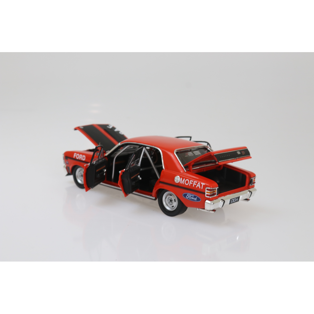 Ford XW Falcon GTHO #64E Moffat Bathurst Winner Diecast Model Car 1:24 Scale (Approx. 18–20cm) Collectible | Universal Auto Spares