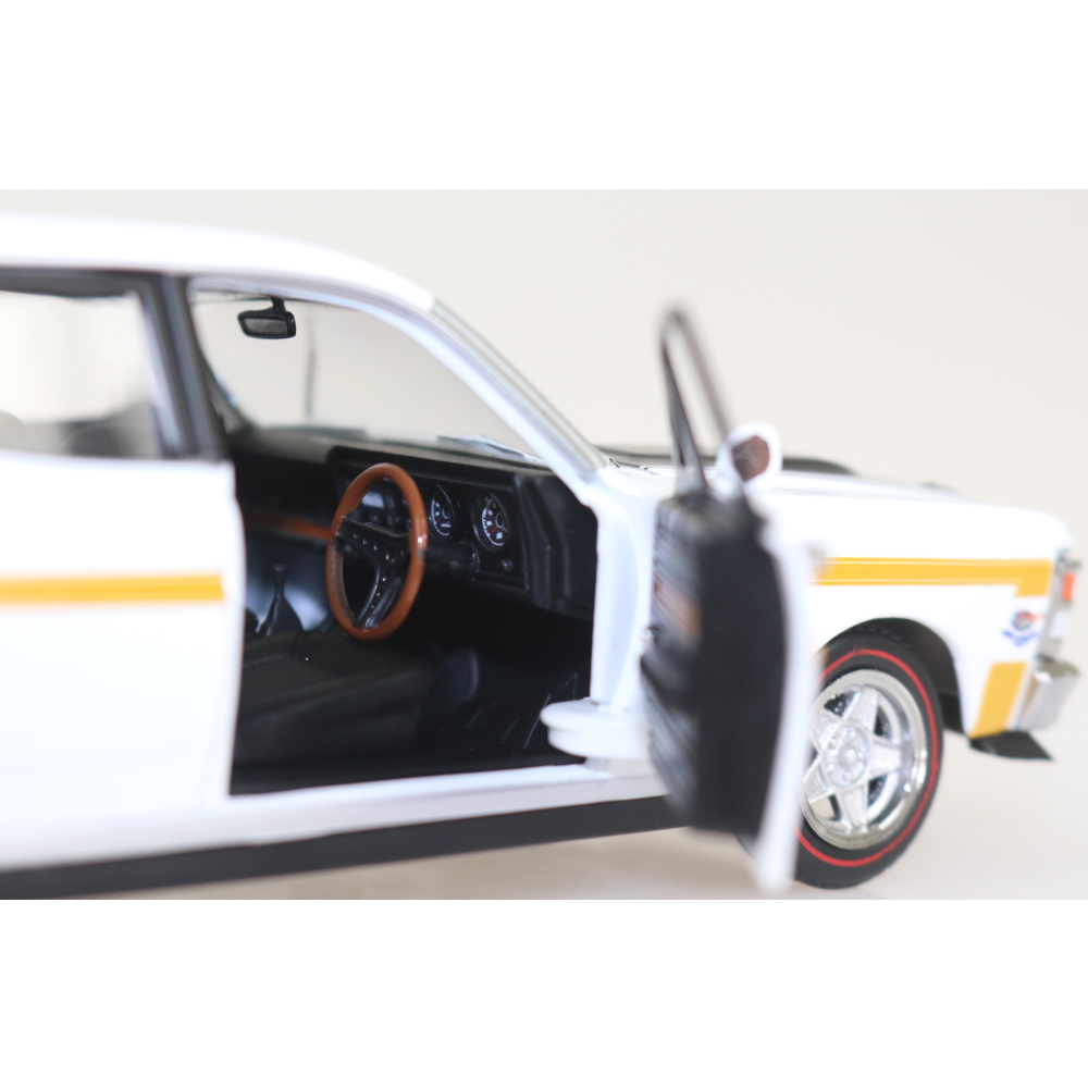 Ford Falcon XW GTHO Phase II White Diecast Model Car 1:32 Scale (Approx. 14–15cm) Collectible