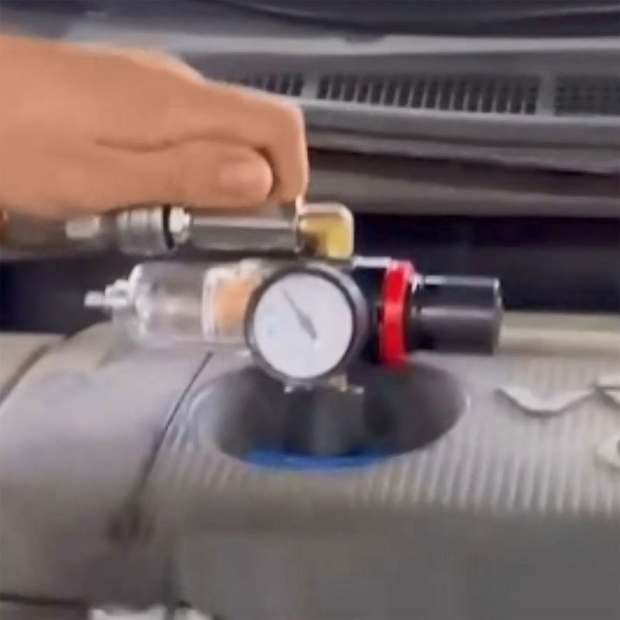 20 Pieces Pressurised Rapid Engine Oil Draining & Filling System - PKTool