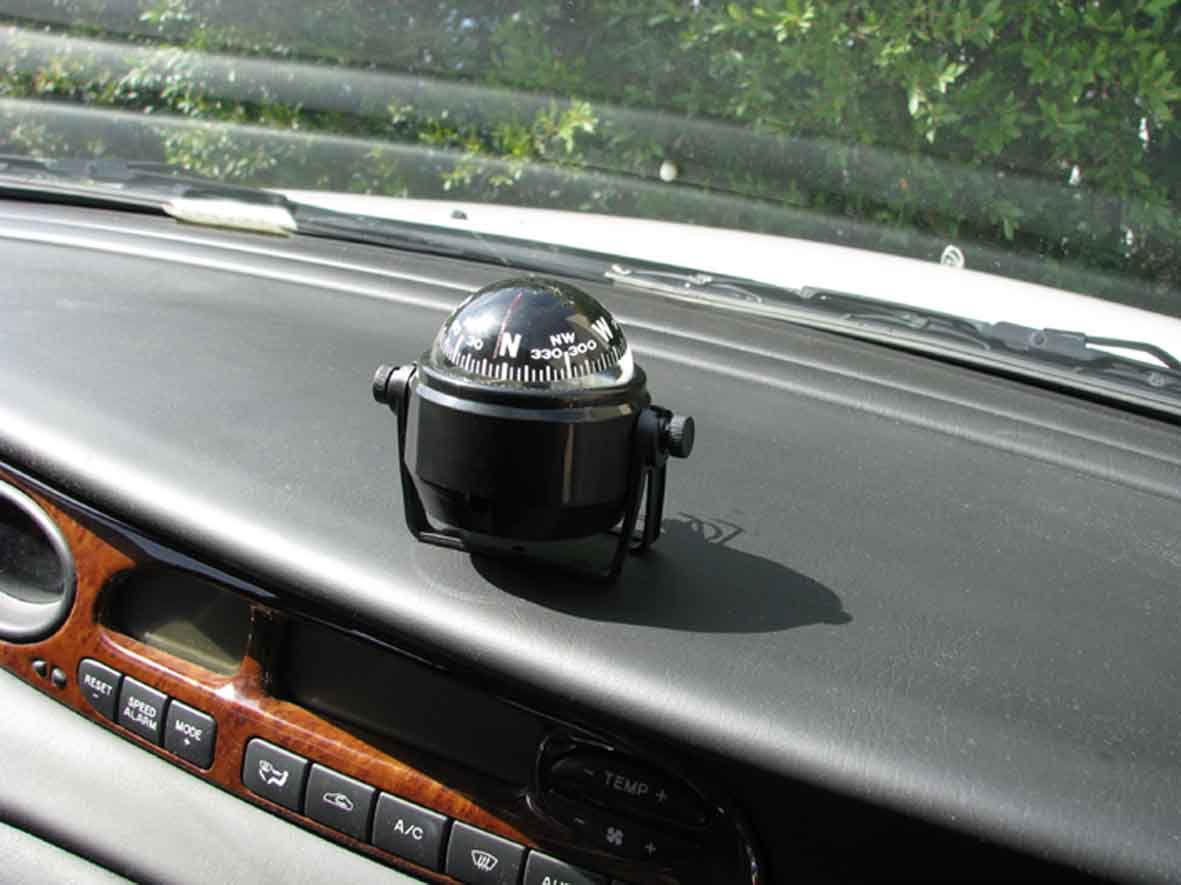 Compass With Bracket - Pro-Kit