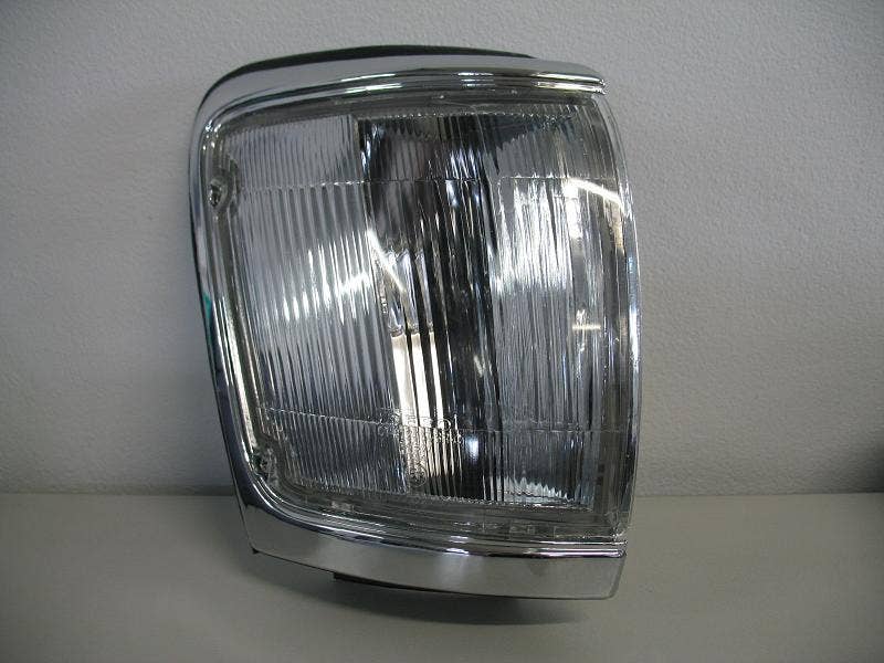 Corner Light (RHS, Chromed Edge) Toyota Hilux 4WD V6 1991 - 1997 TYHX-COL-03R - Sterling