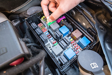 How to Replace a Car Fuse: A Beginner’s Guide