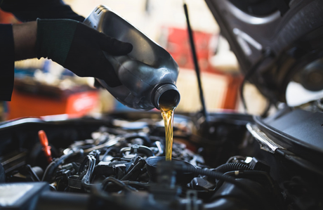 Guide to Engine Oils: Choosing the Right Oil for Your Vehicle