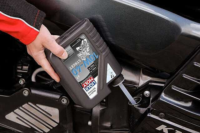 Motor­bike 4T 10W-40 Street Synthetic Technology - LIQUI MOLY | Universal Auto Spares