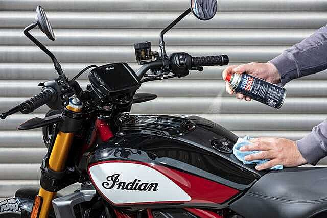 Motor­bike Gloss Spray Wax 400mL - LIQUI MOLY | Universal Auto Spares