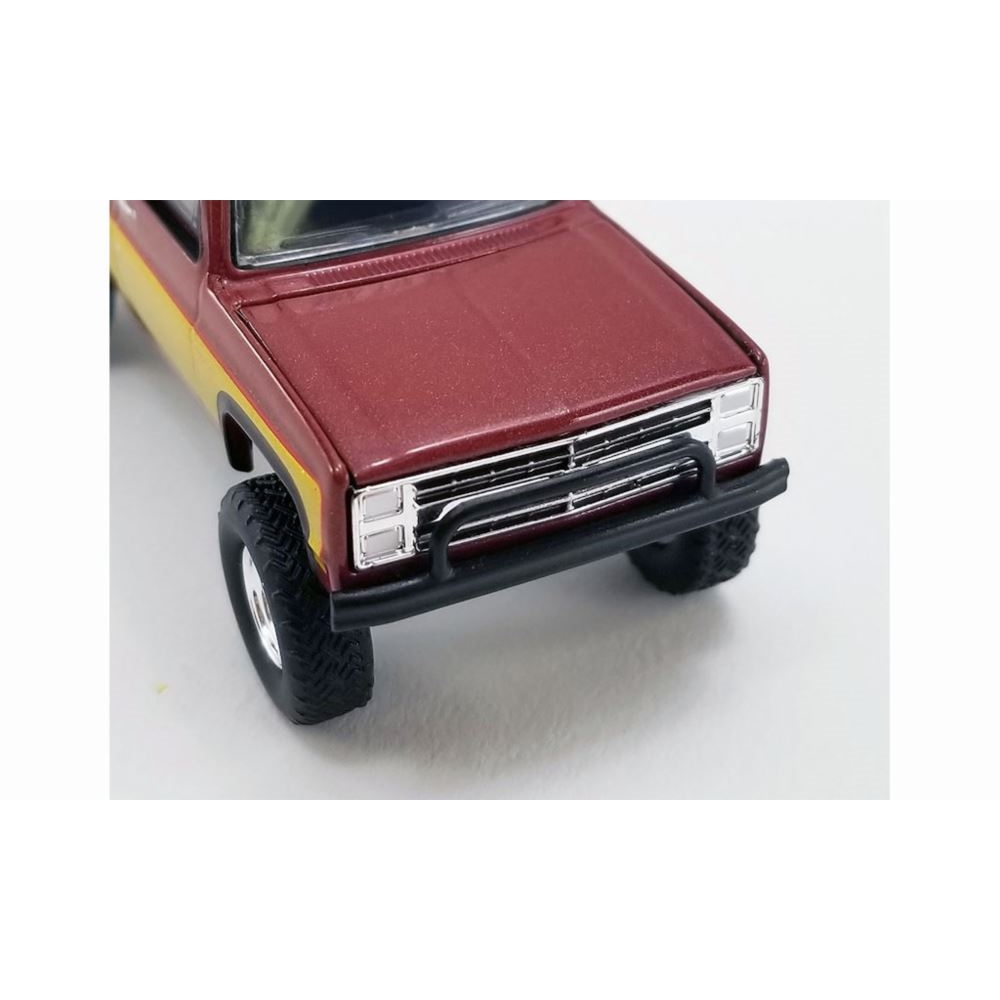 1986 Chevrolet K2500 Stacey David’s GearZ Stunt Double Diecast Model Car 1:64 Scale (Approx. 7cm) Collectible | Universal Auto Spares