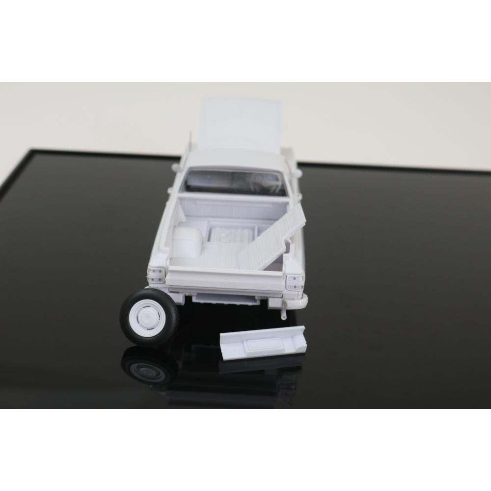 Ford Falcon XY Ute Slammed 351 Engine Plastic Model Car Kit 1:24 Scale Collectible - Diecast Models