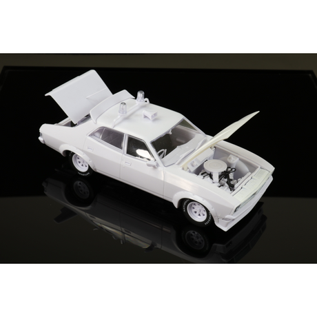 Ford Falcon XB Pursuit Plastic Model Car Kit 1:24 Scale Collectible