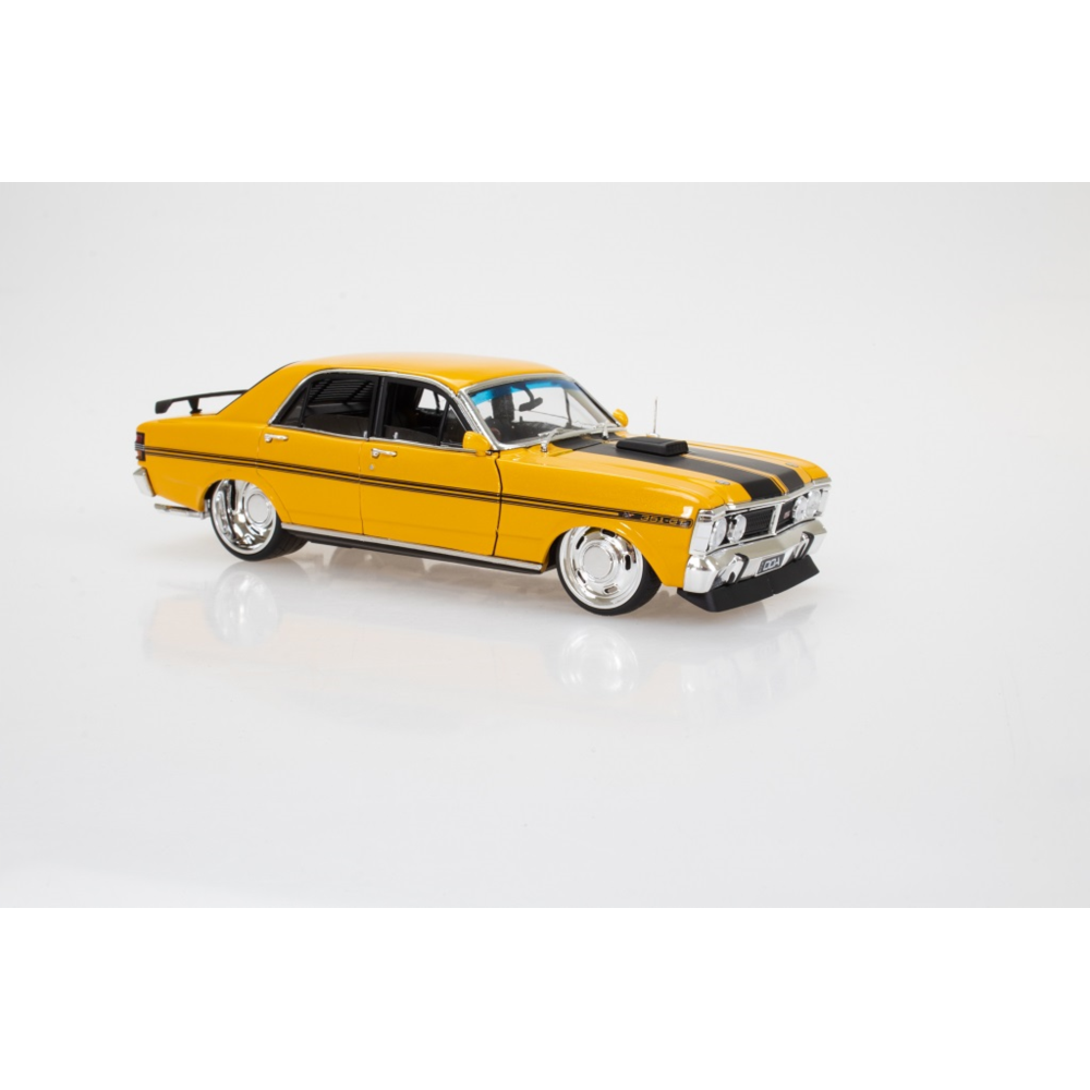 Ford Falcon XY Yellow Ochre Sfragismeno Diecast Model Car 1:24 Scale Collectible - Diecast Models