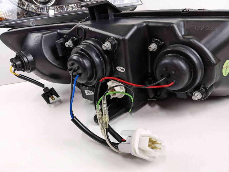Black DRL LED Projector Head Lights Fit For Holden Commodore VZ UTE 2004-2006 HL-HLN025LS - Machter