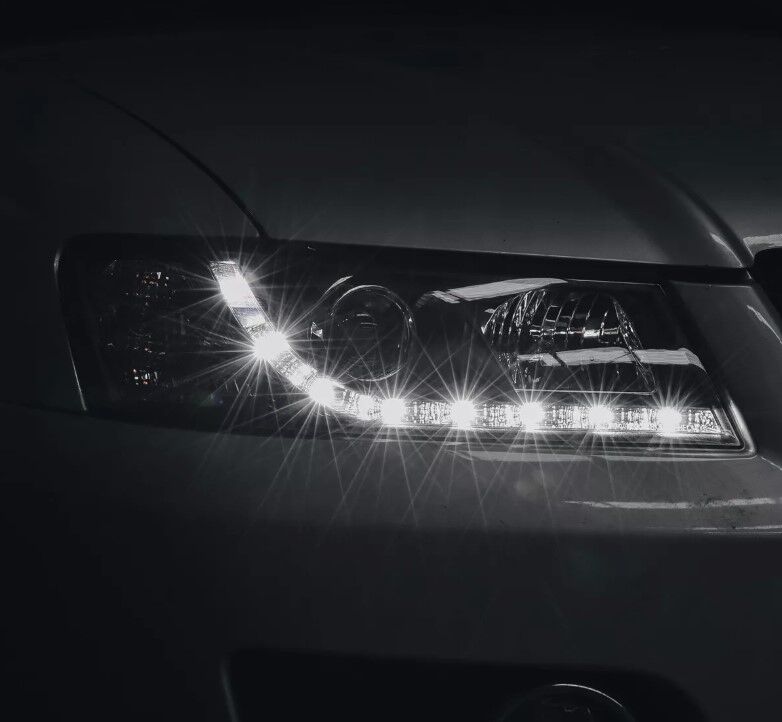 Black DRL LED Projector Head Lights Fit For Holden Commodore VZ UTE 2004-2006 HL-HLN025LS - Machter