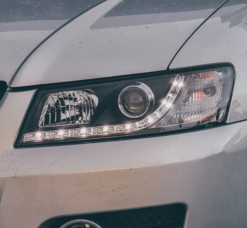 Black DRL LED Projector Head Lights Fit For Holden Commodore VZ UTE 2004-2006 HL-HLN025LS - Machter