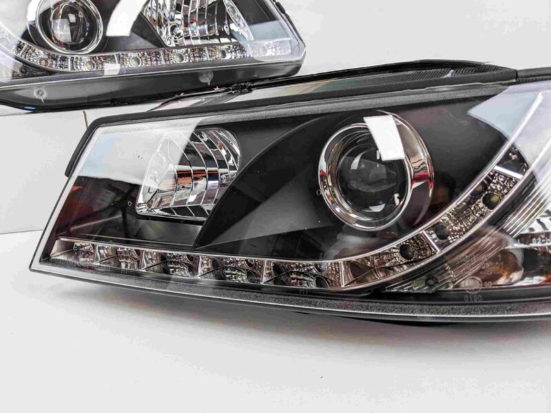 Black DRL LED Projector Head Lights Fit For Holden Commodore VZ UTE 2004-2006 HL-HLN025LS - Machter