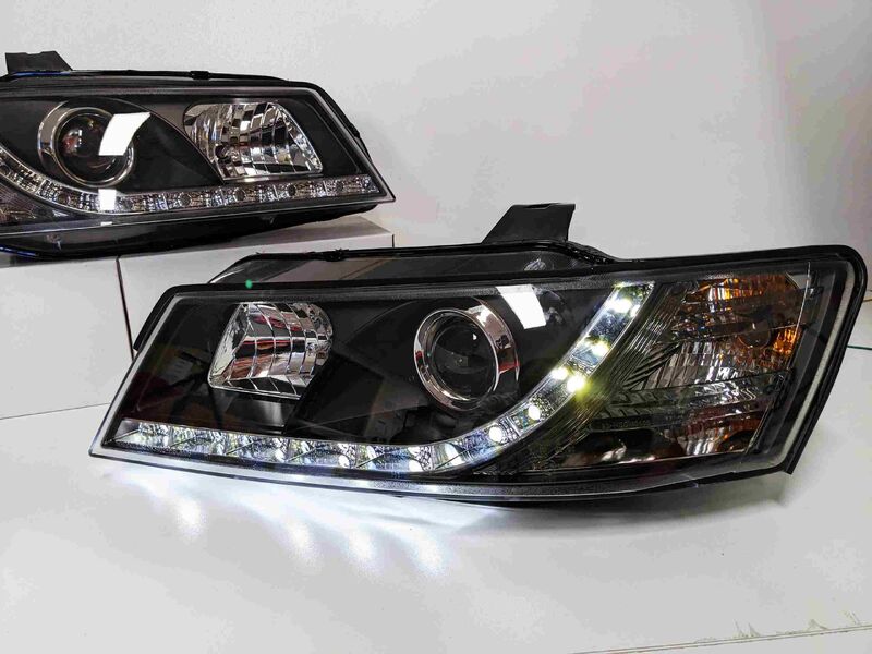 Black DRL LED Projector Head Lights Fit For Holden Commodore VZ UTE 2004-2006 HL-HLN025LS - Machter