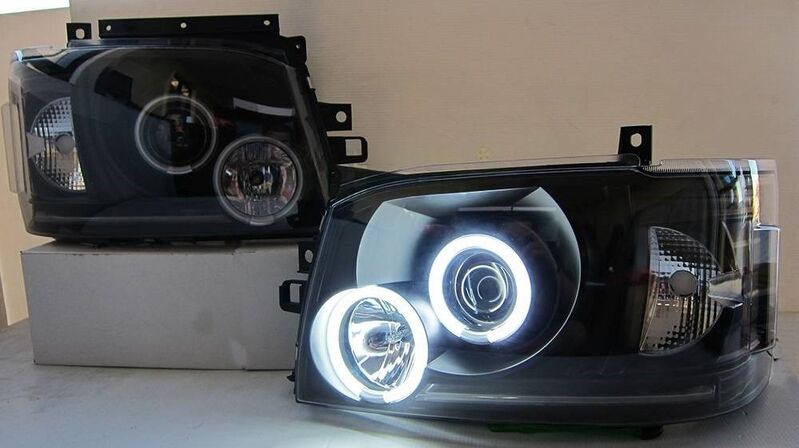 Black CCFL Angel Eyes Projector Headlights Fit For Toyota Hiace Van 2004-2010 HL-TA064LS - Machter