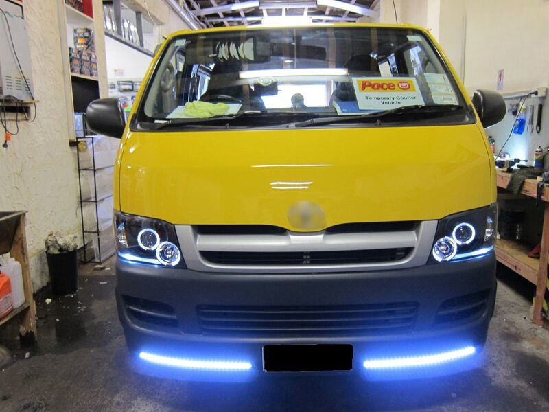 Black CCFL Angel Eyes Projector Headlights Fit For Toyota Hiace Van 2004-2010 HL-TA064LS - Machter