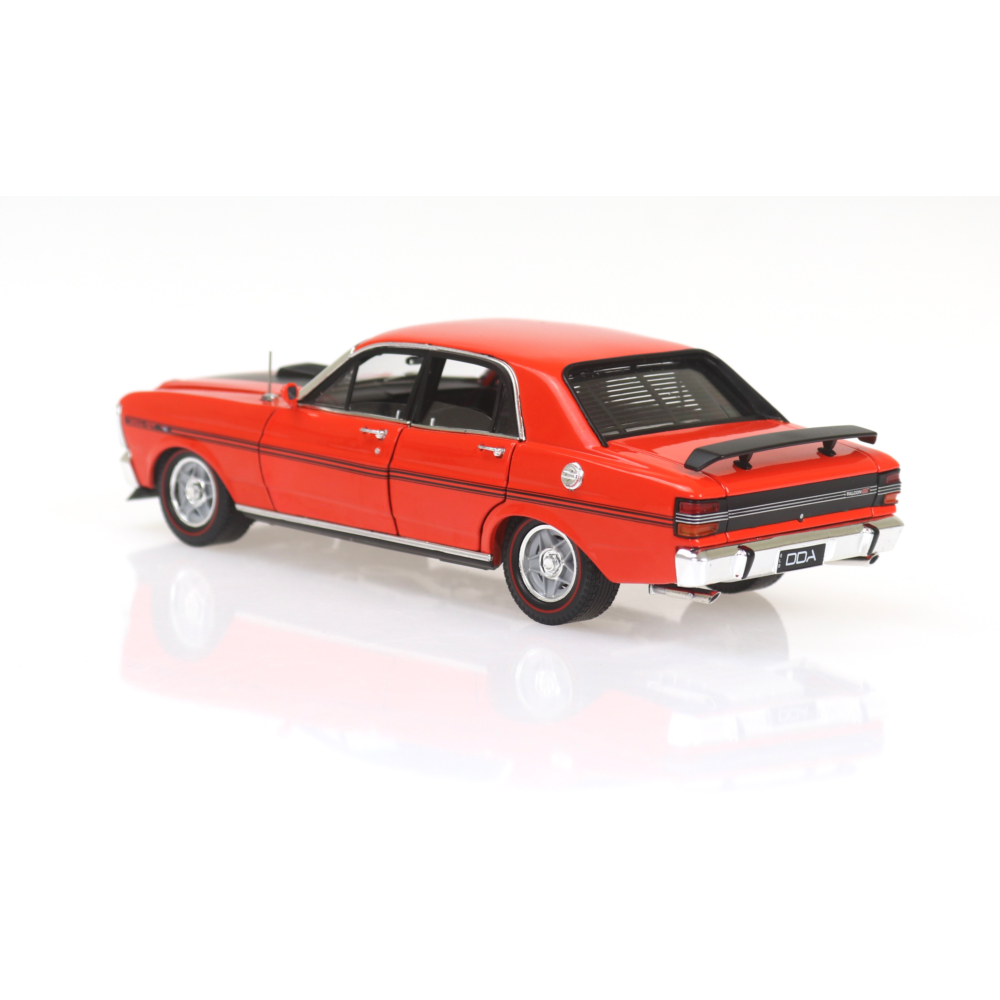 1971 Ford XY Falcon GTHO Phase III Vermillion Fire Diecast Model Car 1:24 Scale (Approx. 18–20cm) Collectible | Universal Auto Spares