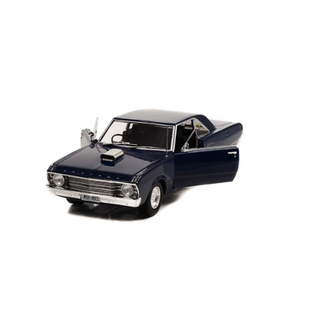 Holden Commodore VF The Wog Boy with Figures Diecast Model Car 1:18 Scale (Approx. 25cm) Collectible | Universal Auto Spares