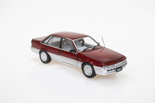 Holden VL Calais Red/Silver Diecast Model Car 1:24 Scale (Approx. 18–20cm) Collectible | Universal Auto Spares