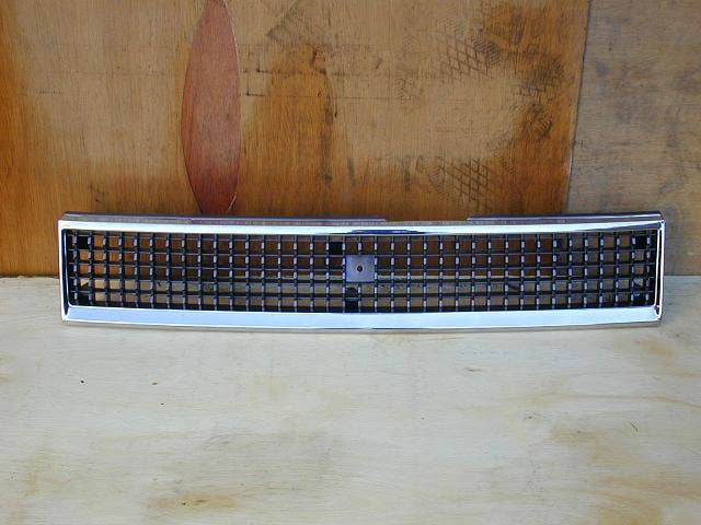 Front Grille Toyota Corolla AE82 1986 - 1989 TYCO-GRI-33F - Sterling
