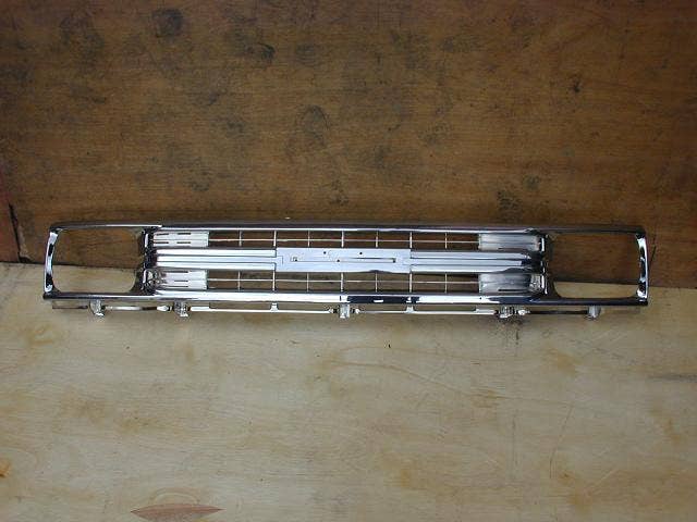 Front Grille (Full, 1 Piece) Toyota Hilux RN85 2WD 1988 - 1991 TYHX-GRI-26F - Sterling